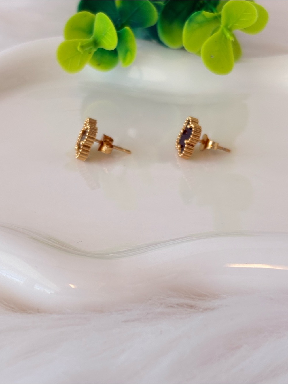Gold and Black Stainless Steel Clover Earrings‎ - Picture 3 of 9